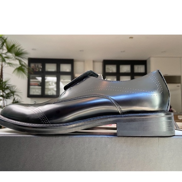 Prada Shoes - Picture 1 of 4